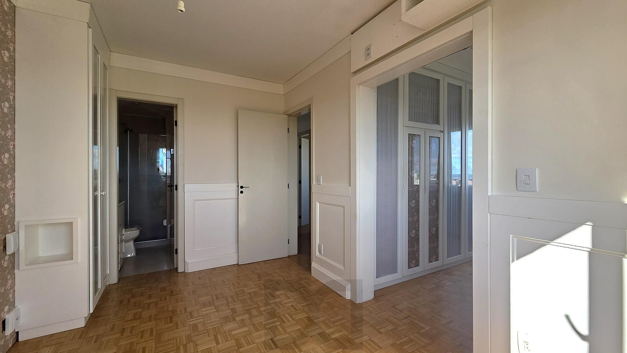 Belíssima cobertura com 153m2 de área privativa, com 3 dormitórios, um suíte e uma vaga de garagem. — foto 12
