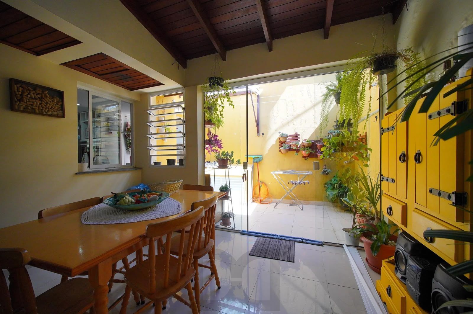 Casa em Condomínio com 3 Dormitórios, 137 m² e 2 Vagas na Zona Sul de PoA. — foto 14