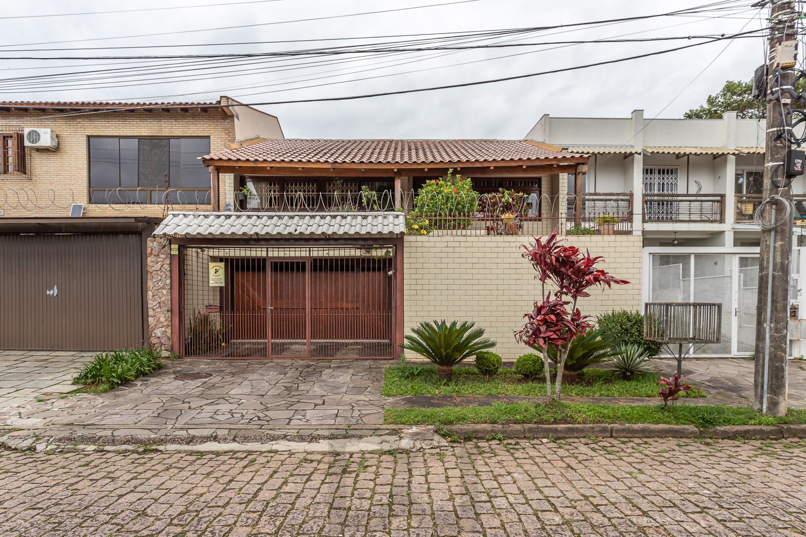 Excelente casa de dois pavimentos no bairro Ipanema, com 238m² de área privativa, 4 dormitórios, 1 suíte e 2 vagas de garagem. — foto 50