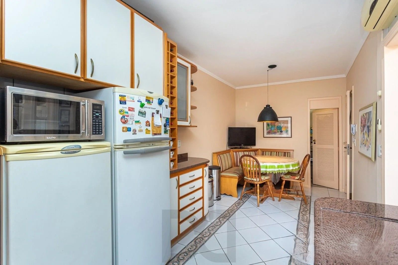Casa em condomínio no Bairro Ipanema com 4 dormitórios sendo 2 suítes e 3 vagas de garagem. — foto 11