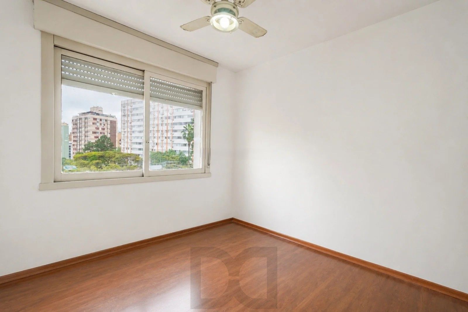 Excelente apartamento em localização privilegiada, na Avenida Dr. Nilo Peçanha com 2 dormitórios, 2 banheiros e 1 vaga de garagem. — foto 3