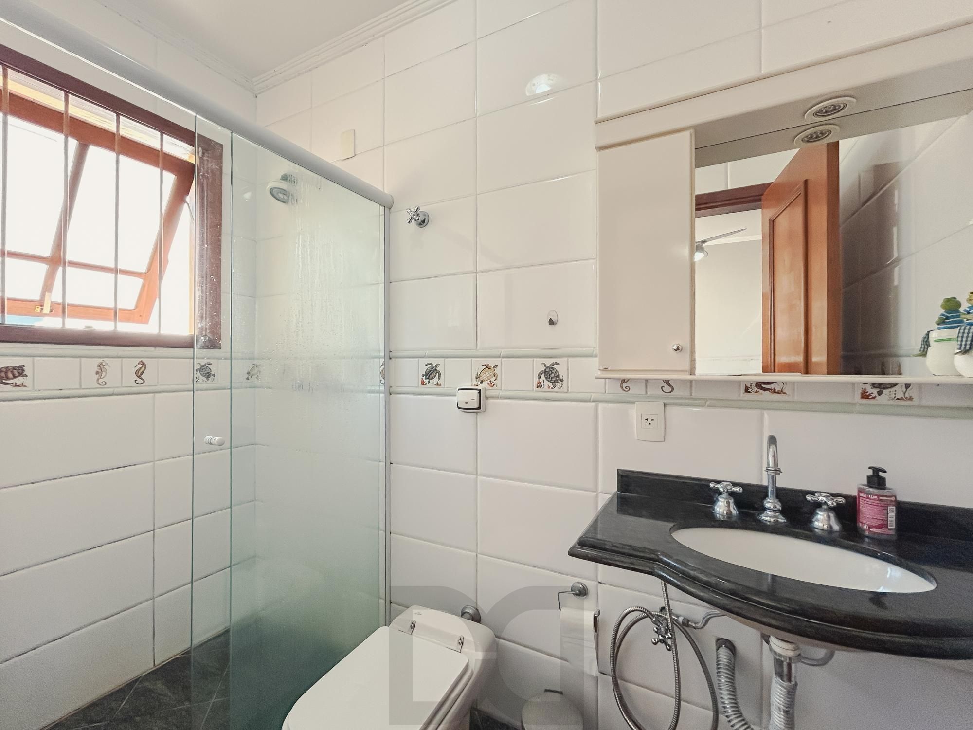 Casa com 4 suítes, piscina e área gourmet no bairro Tristeza. — foto 33