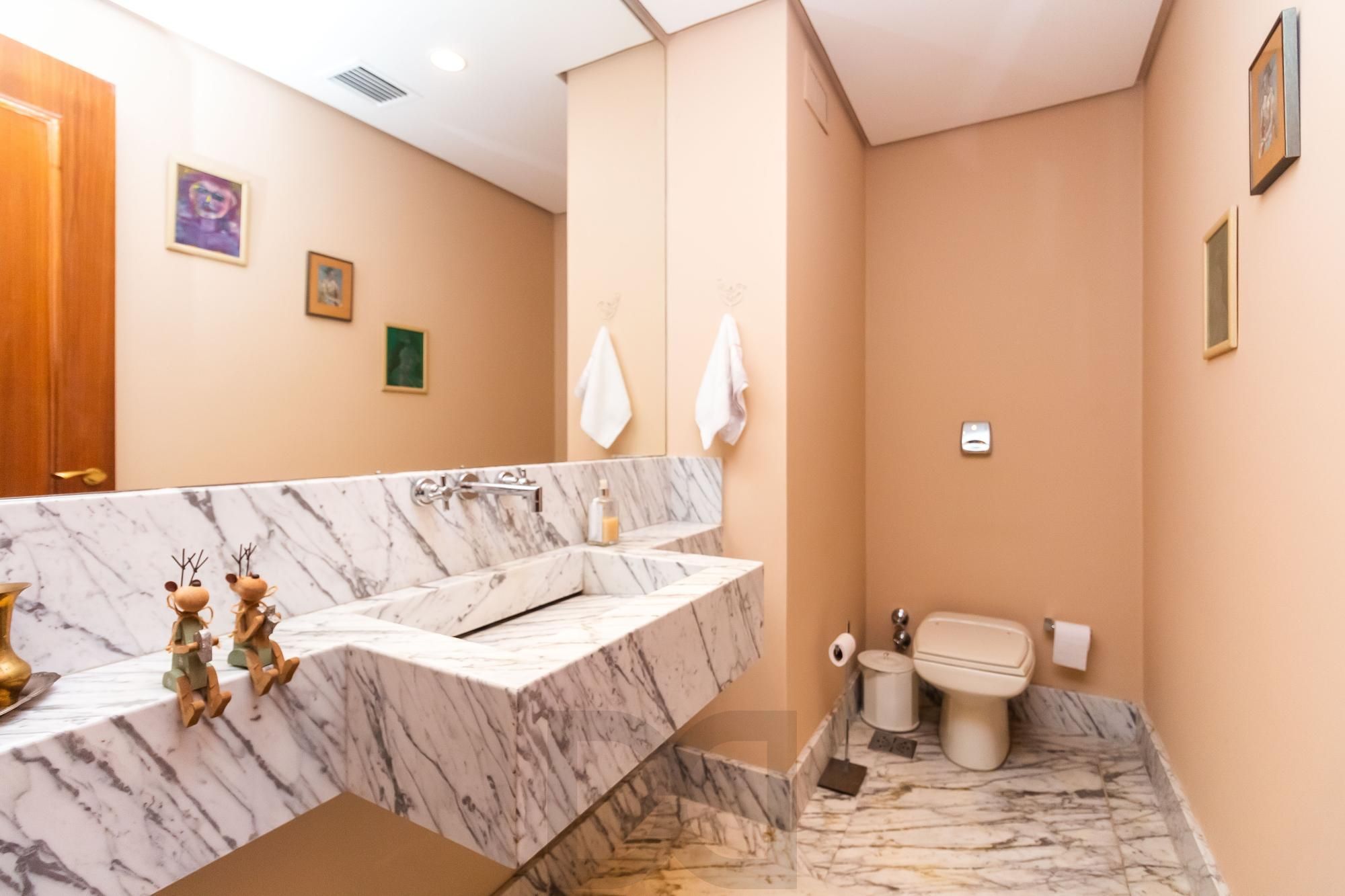 Maravilhoso apartamento no Bairro Moinhos de Vento com 4 dormitórios e 3 suítes. — foto 10