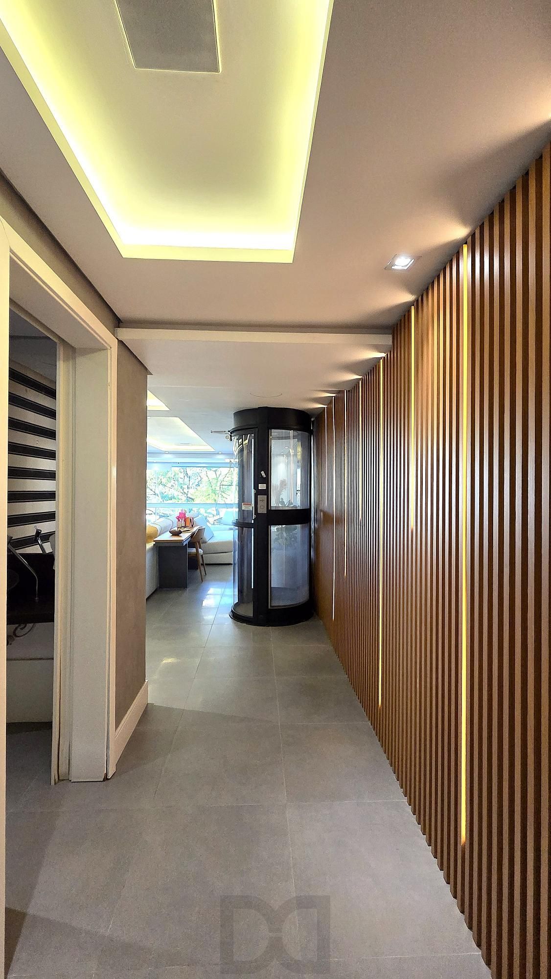Cobertura de Alto Padrão com 357m2, 3 suítes e 3 vagas de garagem. Vista Permanente para o Guaíba | Porteira Fechada | Bairro Cristal. — foto 3