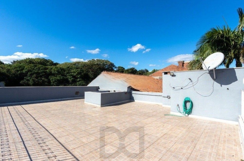 Excelente casa com 5 dormitórios, 2 suítes, 3 vagas de garagem e uma vista perene para o por do sol no Guaiba. — foto 60