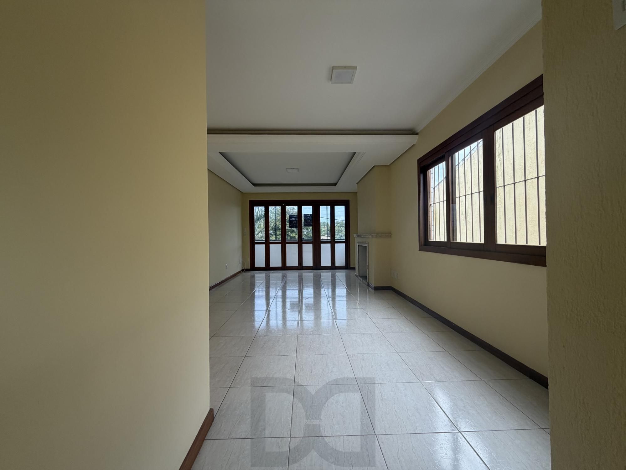 Apartamento Garden com 2 dormitórios, sendo 1 suíte, churrasqueira e lareira, 2 vagas de garagem cobertas. — foto 2