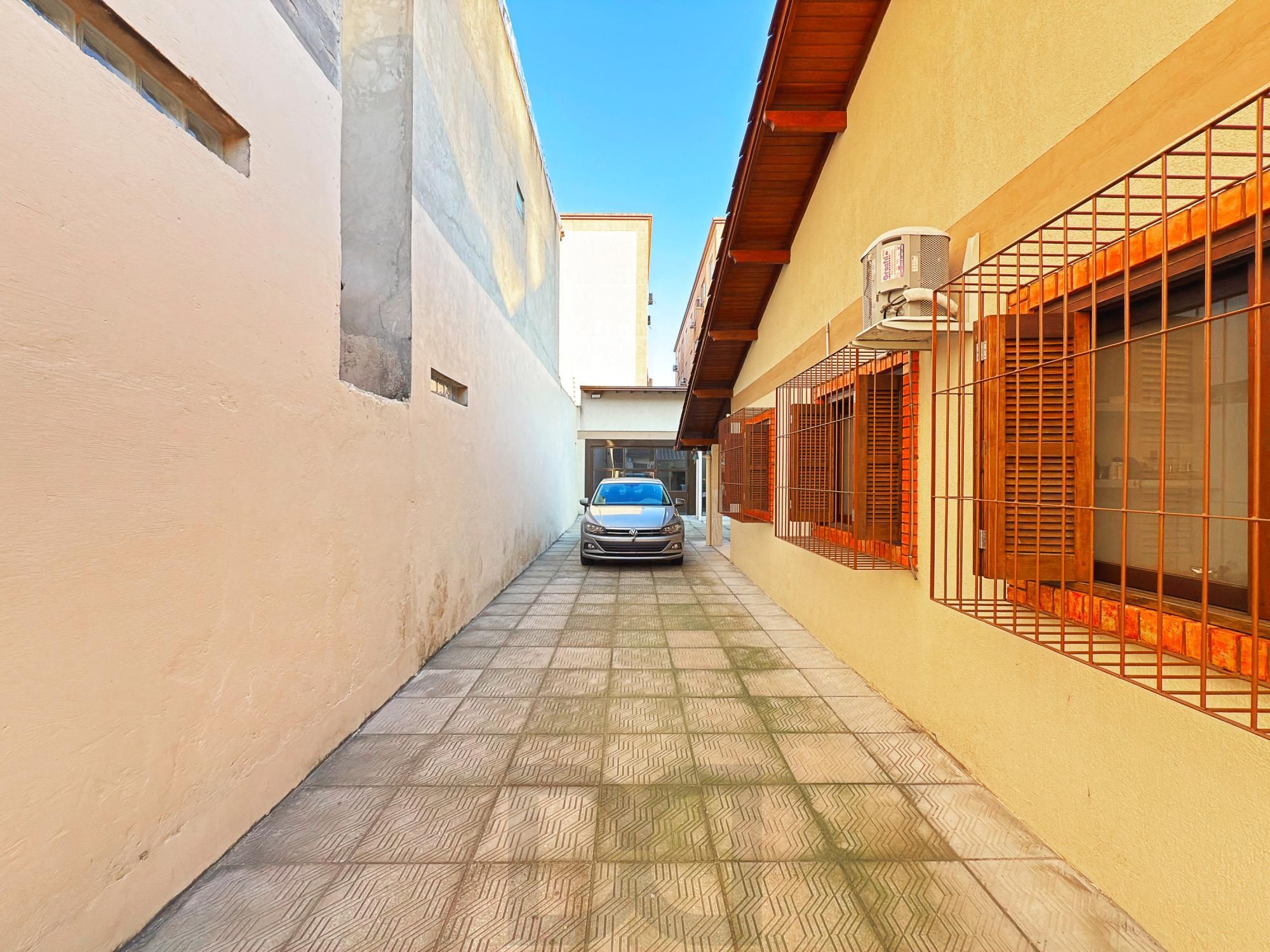 Casa à venda na Cavalhada – 2 Dormitórios com 330m² de terreno. — foto 18