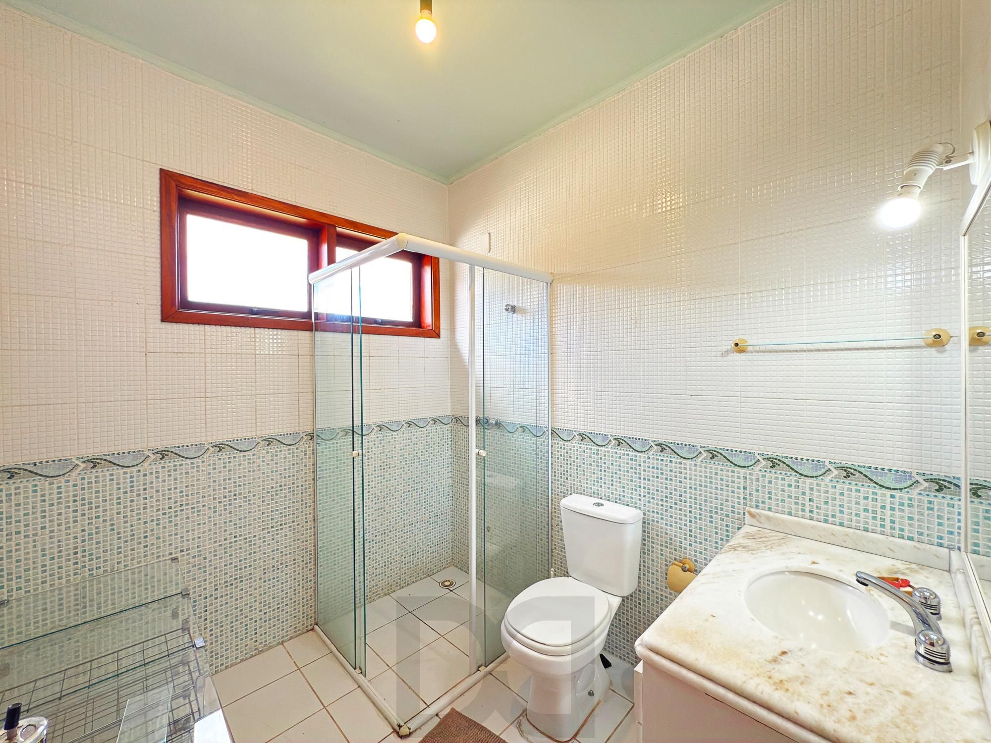 Casa em Condomínio  | 3 Dormitórios, Suíte, Lareira e Churrasqueira — foto 13