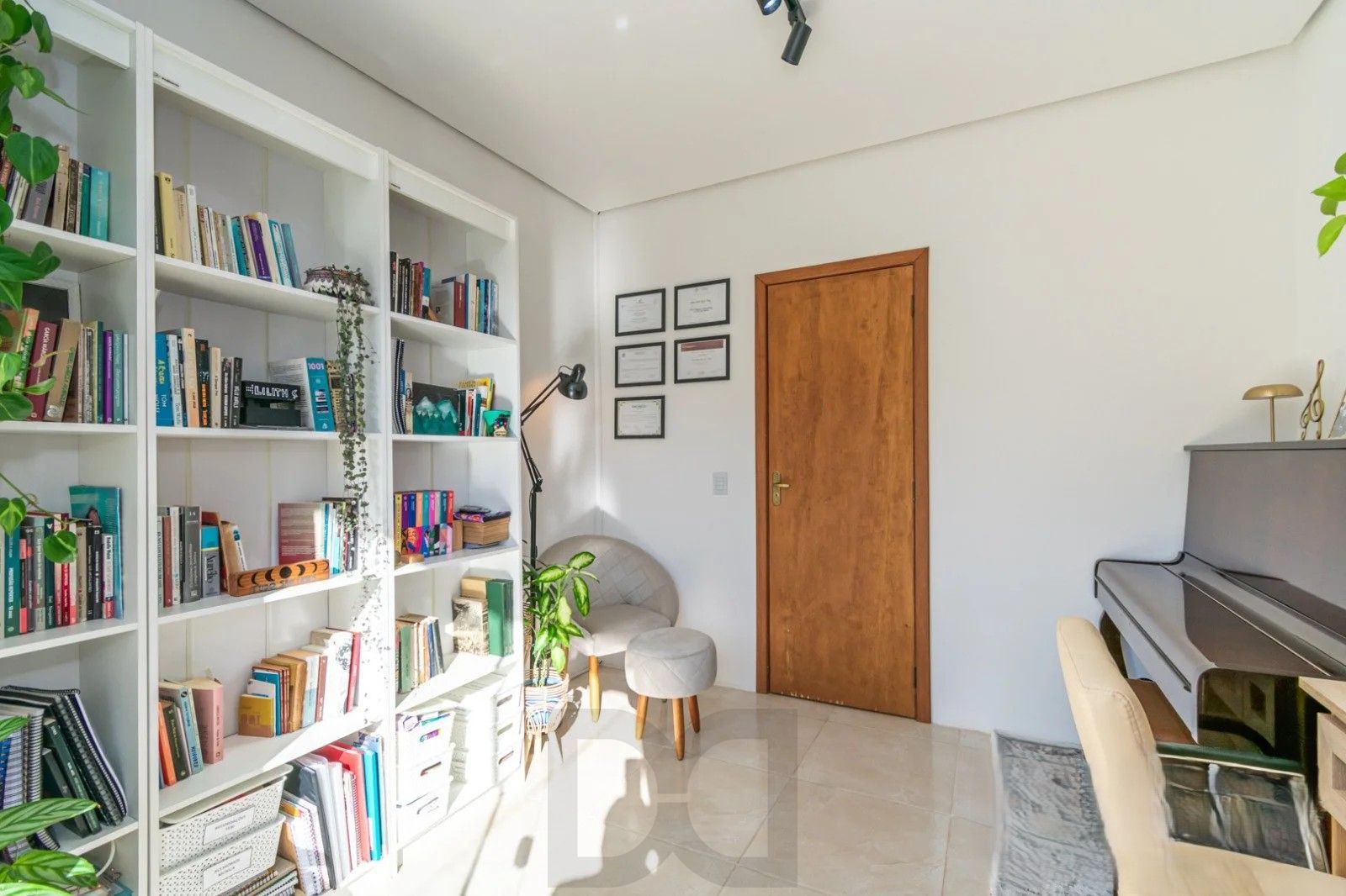 Excelente sobrado, semimobiliado, com 77m², 2 dormitórios e 1 vaga de garagem. À venda no Hípica Boulevard – Zona Sul. — foto 23