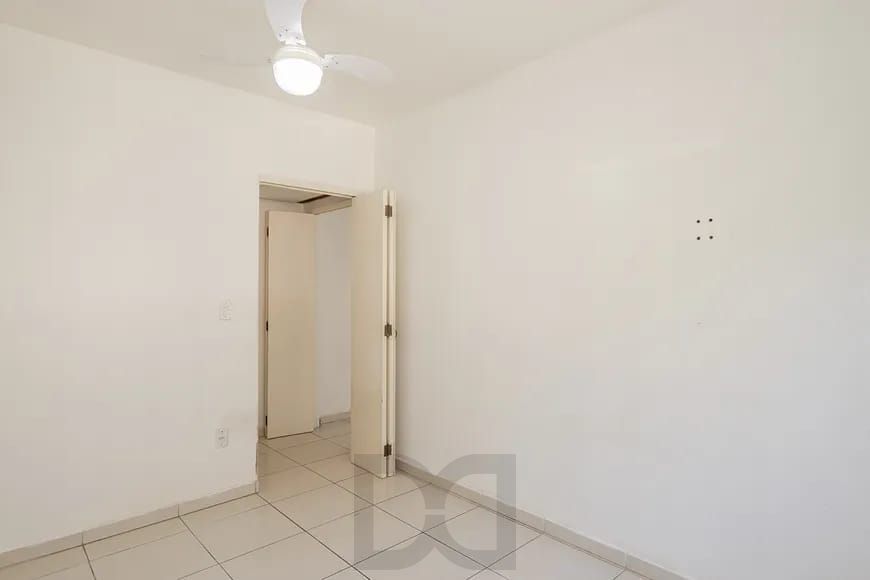 Apartamento de 2 quartos, no Bairro Tristeza, semi-mobiliado, com vaga escriturada. — foto 29