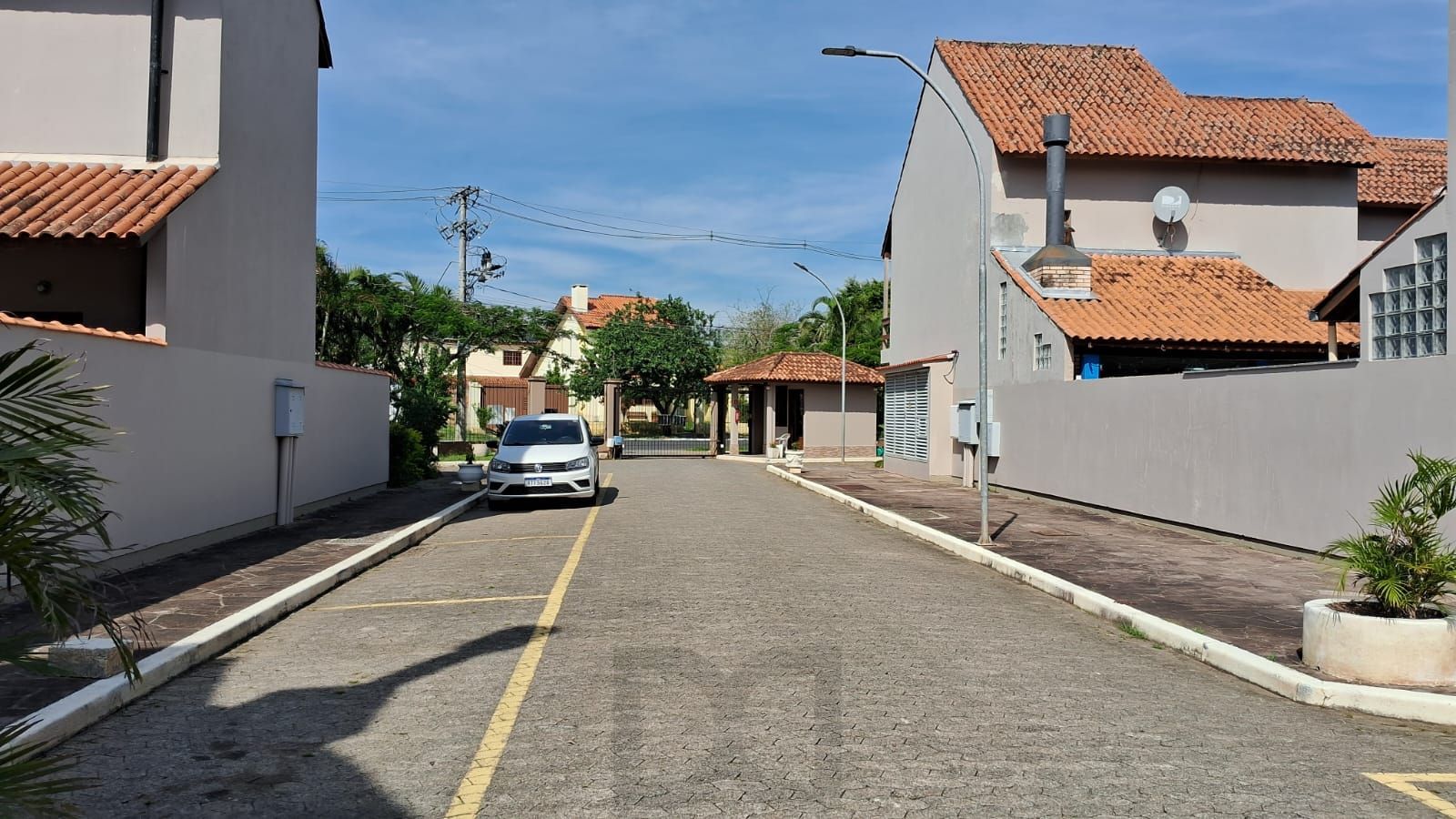 LINDA RESIDÊNCIA COM 3 DORMITÓRIOS NO BAIRRO GUARUJÁ — foto 34