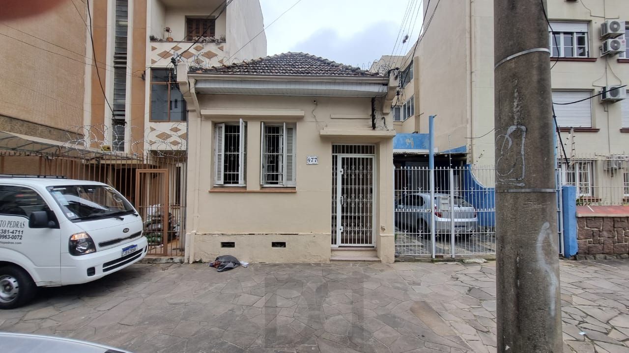 ótima casa transformada em comercial, com 3 salas, banho social, cozinha, pátio, em localização privilegiada no bairro. — foto 2