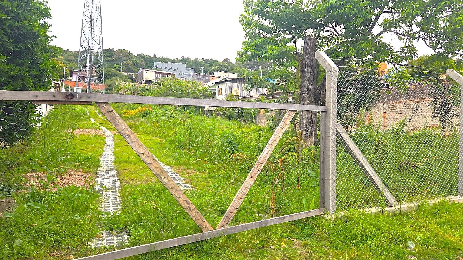 Excelente terreno com 2.100 m² de área, situado em uma das regiões mais valorizadas do bairro Tristeza, na parte alta da Rua Padre João Batista Reus. — foto 3