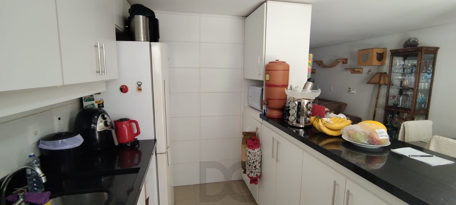 Linda Residência com 3 dormitórios, sendo 1 suíte á venda no Imperial Parque. — foto 8