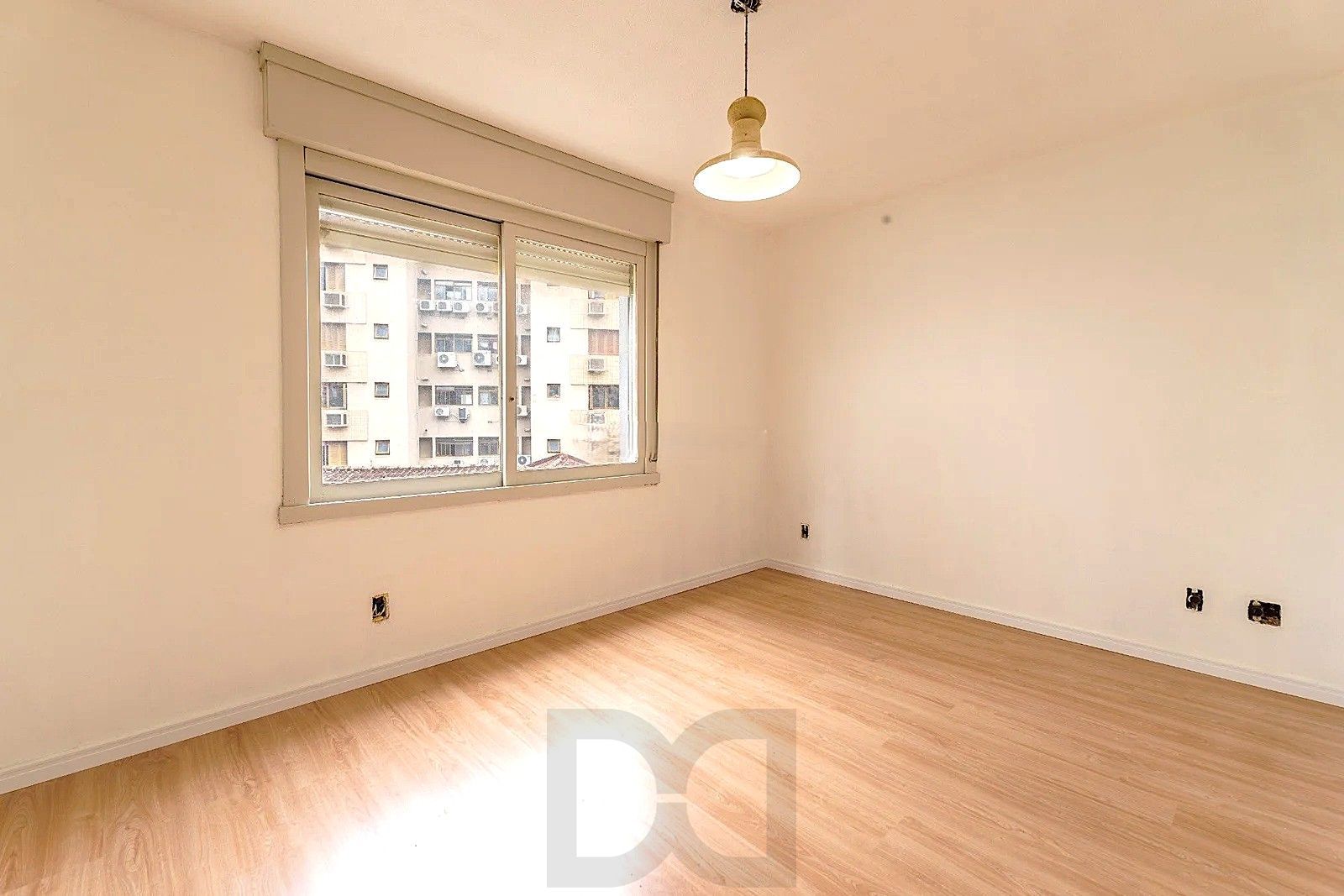 Excelente apartamento em localização privilegiada, na Avenida Dr. Nilo Peçanha com 2 dormitórios, 2 banheiros e 1 vaga de garagem. — foto 2