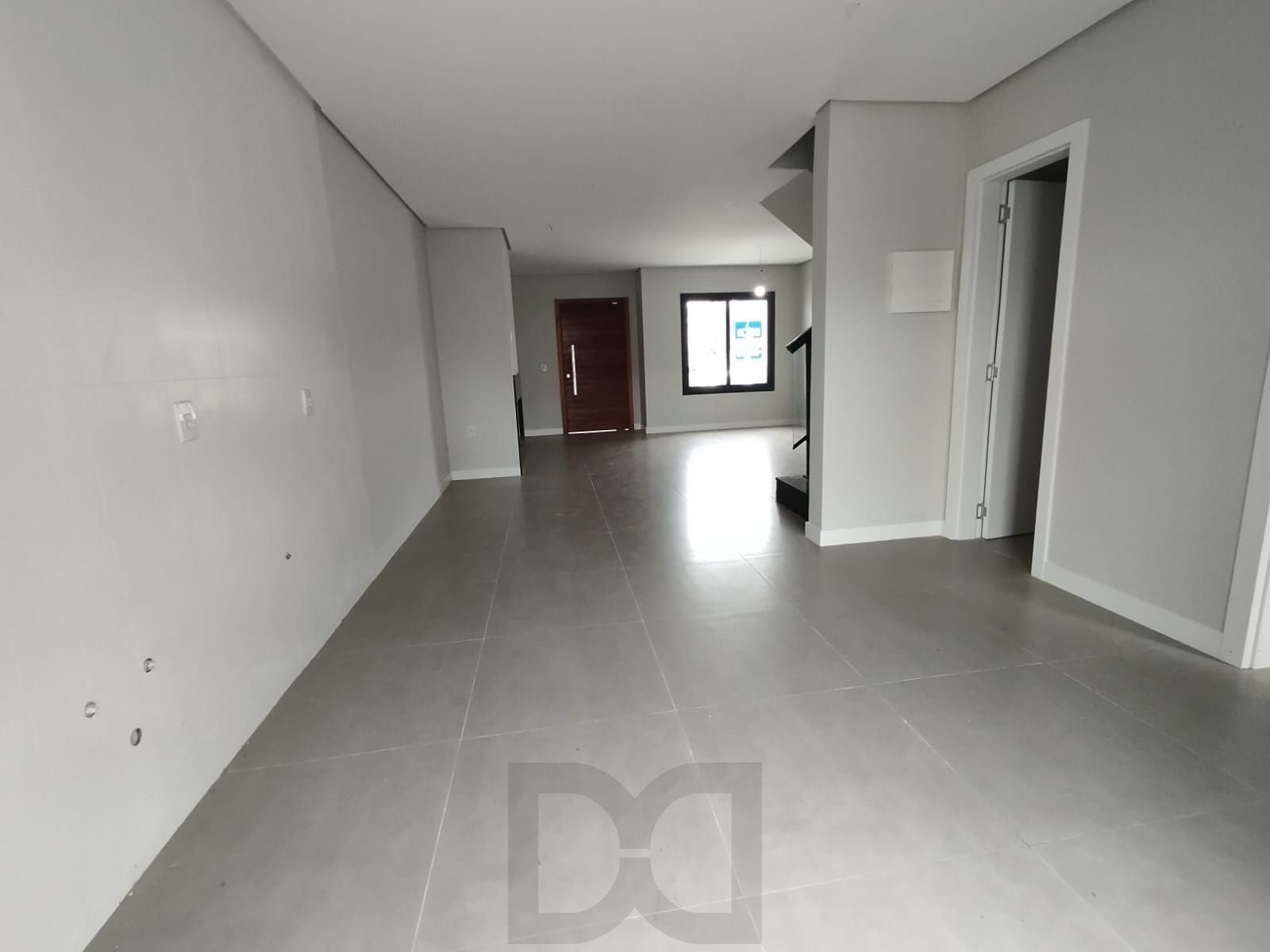 Sobrado 3 quartos, sendo 1 suíte, 2 vagas, churrasqueira, zona sul-POA — foto 4