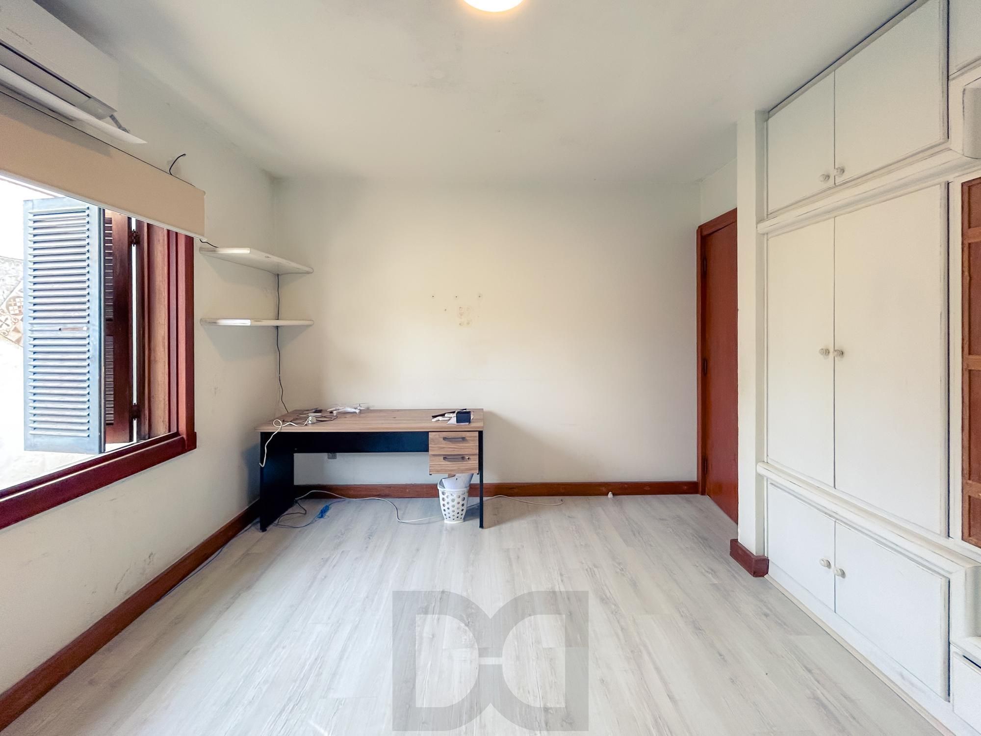 " Oportunidade" Linda Casa com 4 dormitórios, piscina, lareira e Salão de festas semimobiliada  Bairro Vila assunção — foto 17