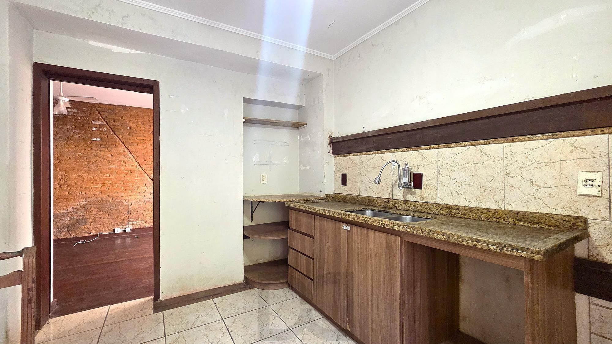Excelente casa com 160 m² privativos, 4 dormitórios e garagem para 2 carros. — foto 12