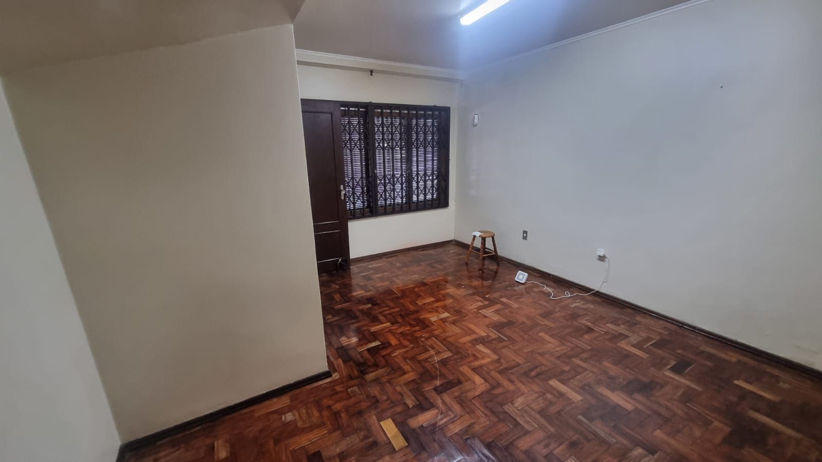 Ótima Residência com 5 dormitórios e 2 suítes. Bairro Santa Tereza. — foto 19