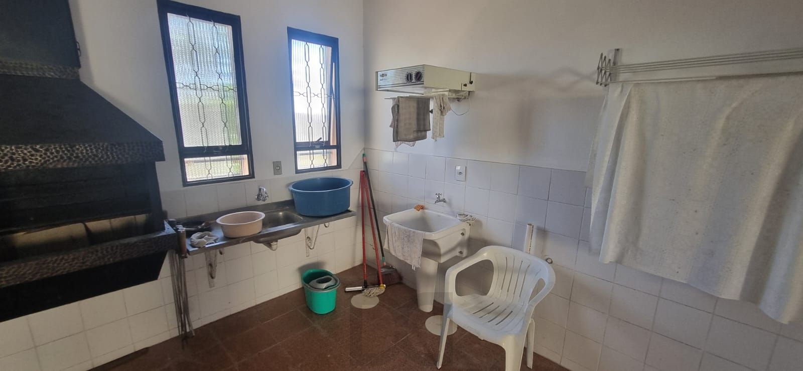 Ótima Residência com 3 dormitórios sendo 1suíte, no Bairro Ipanema. — foto 27