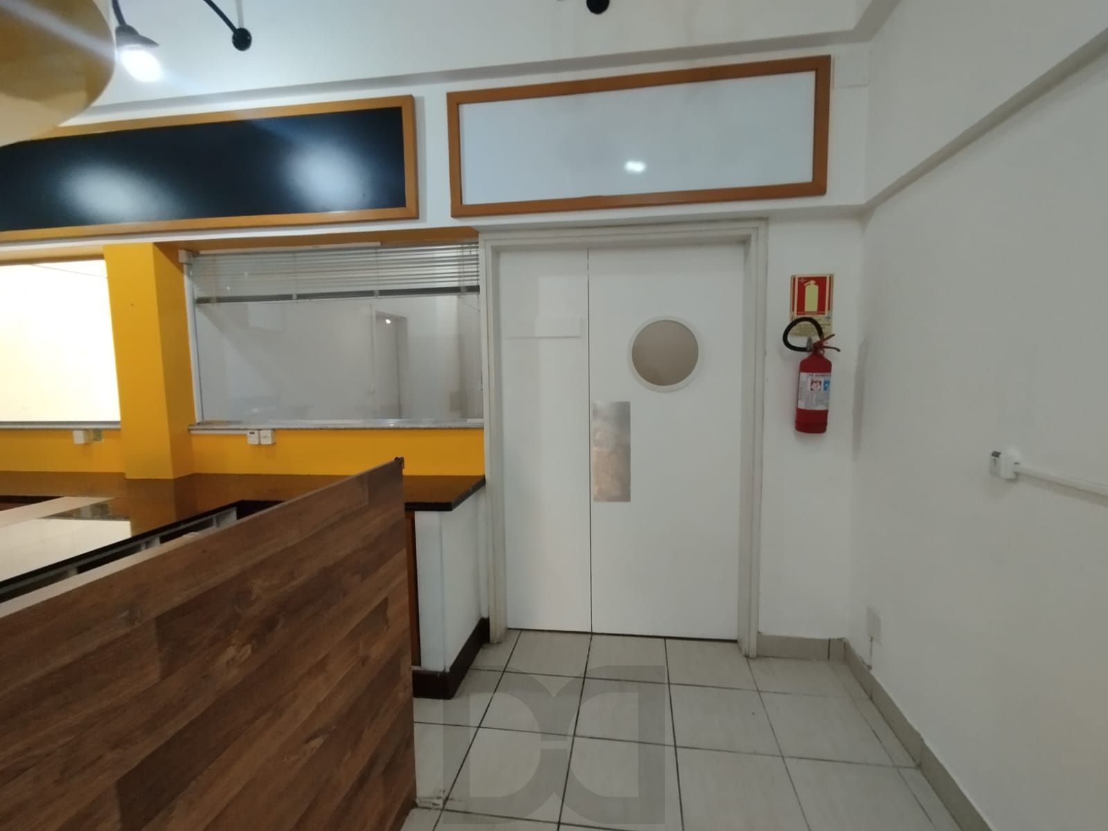 Loja na Tristeza com 360m², 17 vagas, 3 banheiros para locação. — foto 22