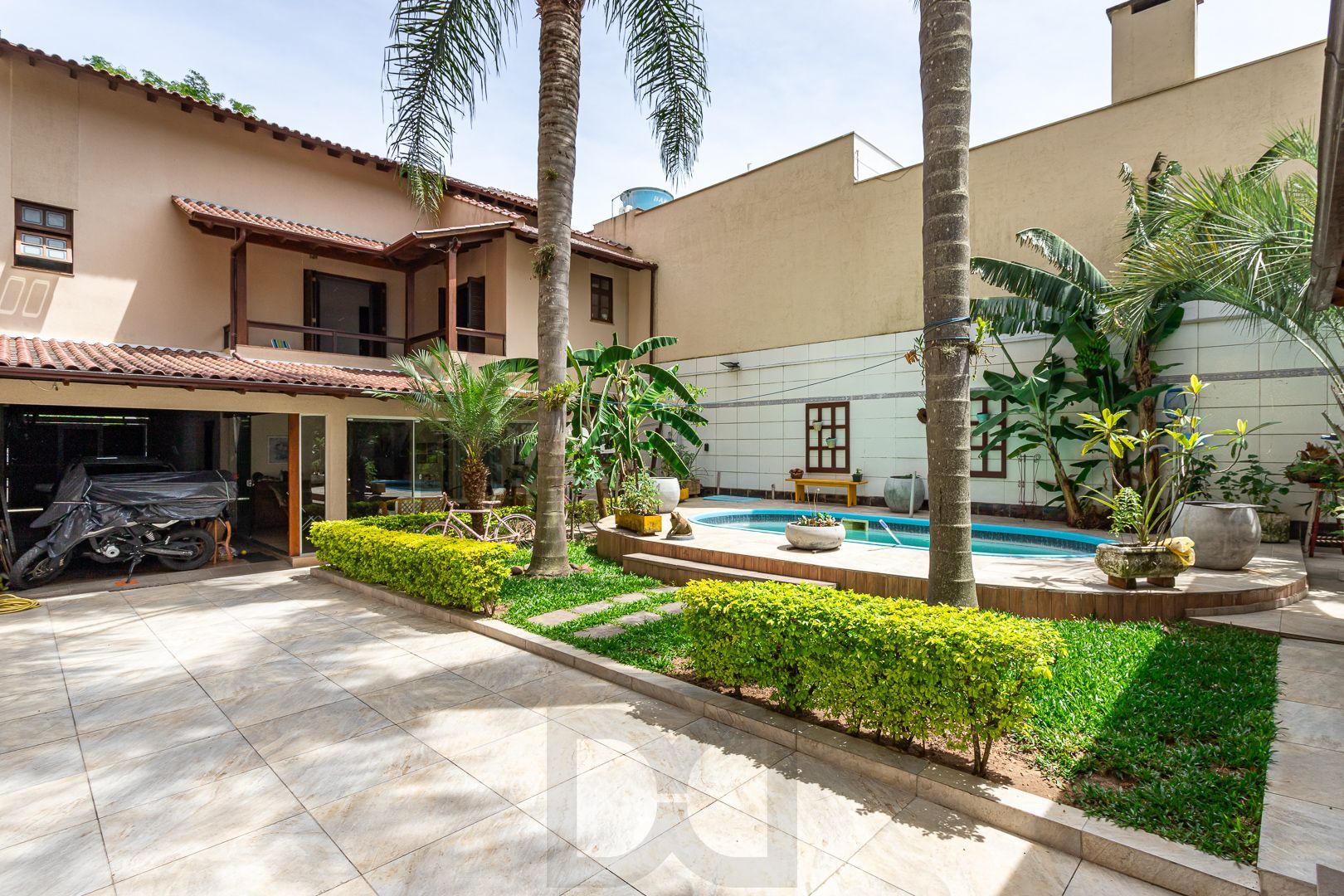 Belíssima casa com 272m² de área privativa, localizada no bairro Ipanema, a poucos metros da orla do Guaíba. — foto 57
