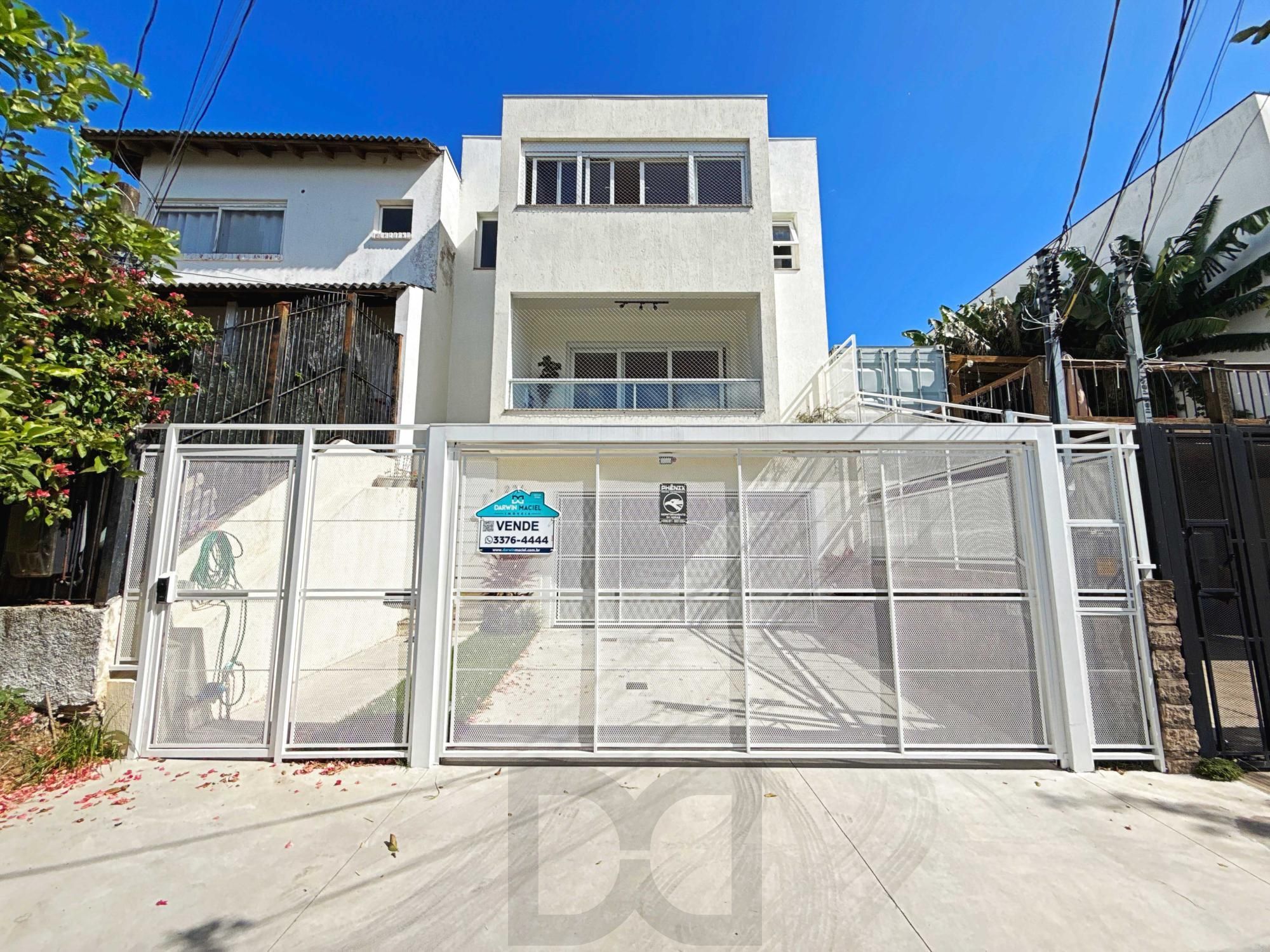 Linda residência com 3 dormitórios, sendo 1 suíte, com Linda Vista do Bairro. — foto 1