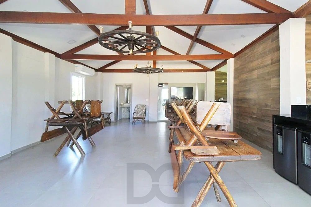 Apresentamos esta belíssima casa térrea 174m2 de área privativa, 3 suítes e 3 vagas de garagem, no Condomínio Altos do Lago. — foto 42