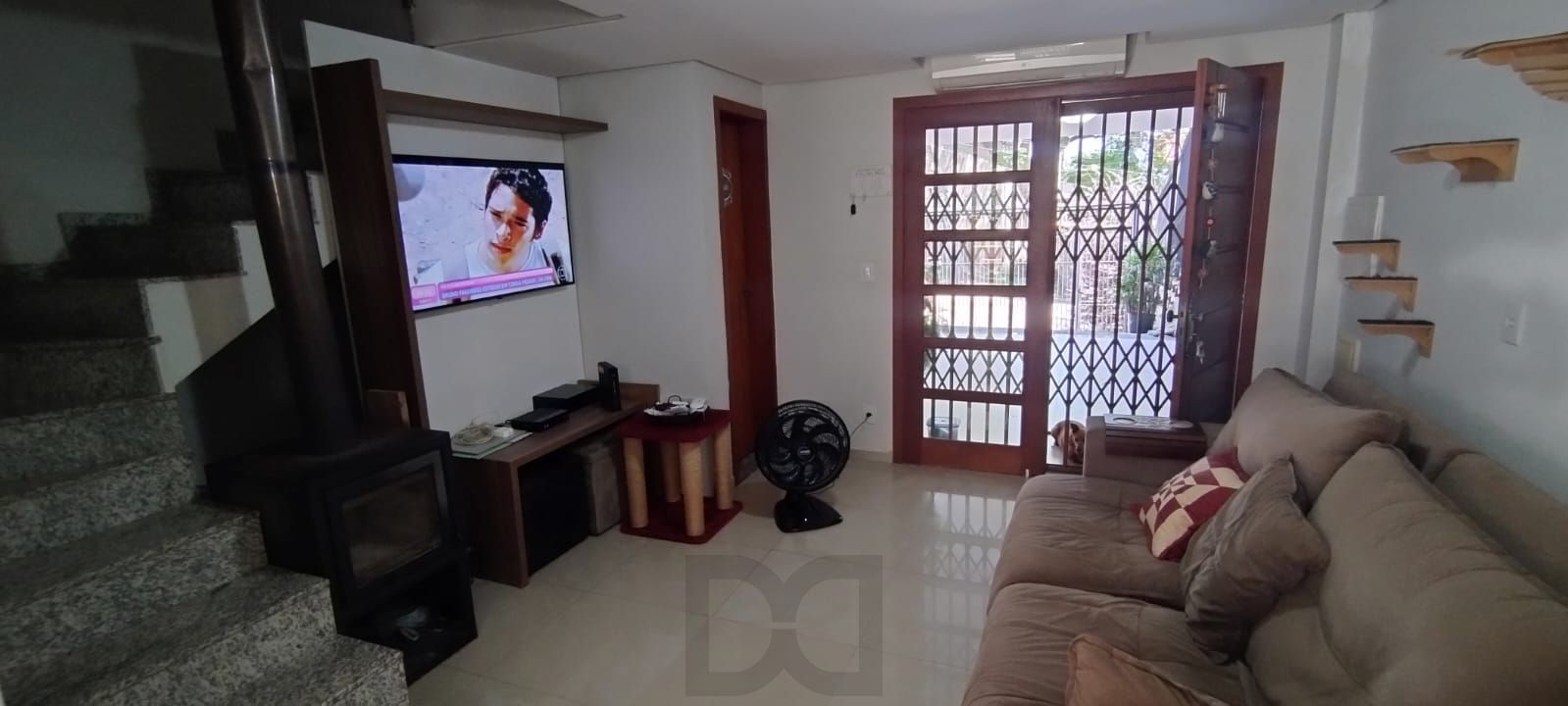 Linda Residência com 3 dormitórios, sendo 1 suíte á venda no Imperial Parque. — foto 3