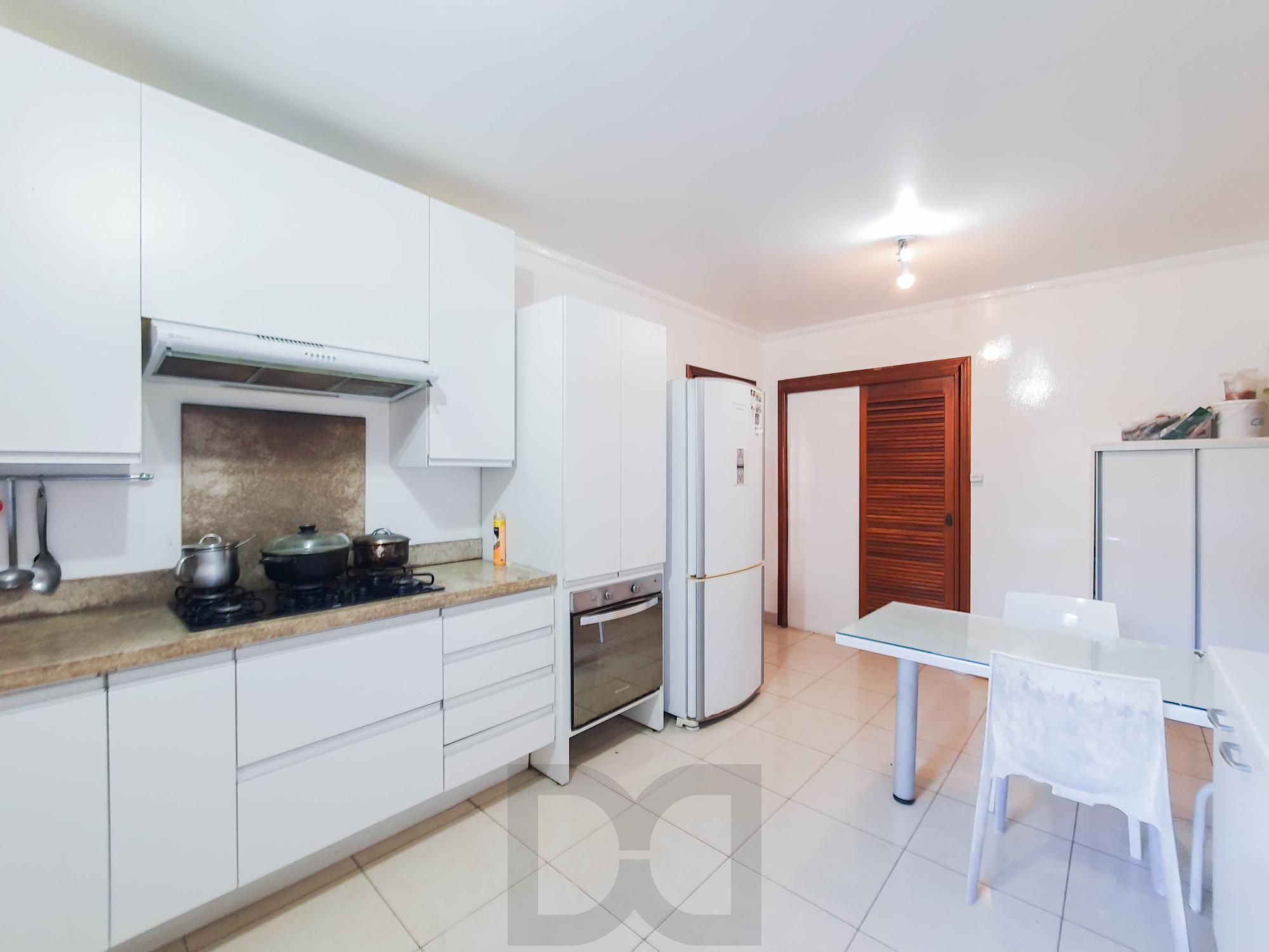 Linda e Ampla Casa com 4 dormitórios no Bairro Ipanema. — foto 15