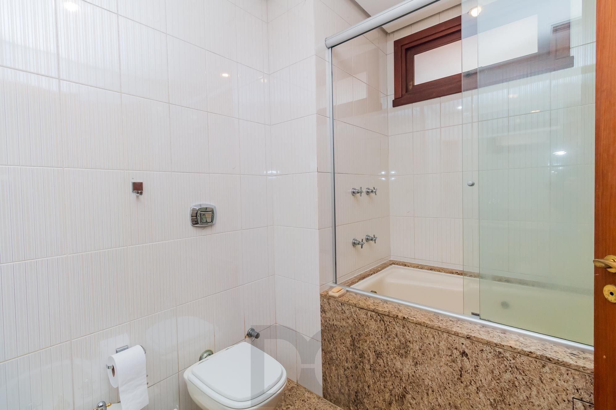Maravilhoso apartamento no Bairro Moinhos de Vento com 4 dormitórios e 3 suítes. — foto 37