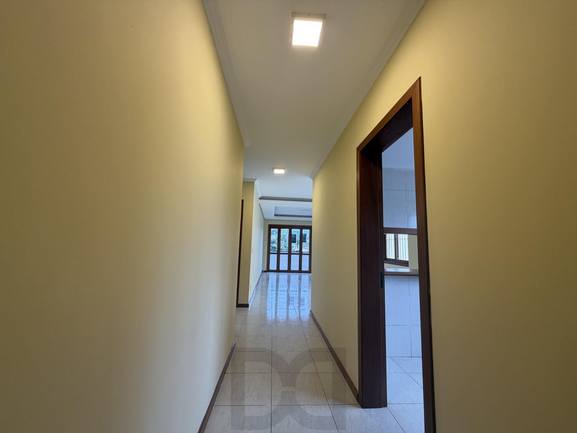 Apartamento Garden com 2 dormitórios, sendo 1 suíte, churrasqueira e lareira, 2 vagas de garagem cobertas. — foto 5