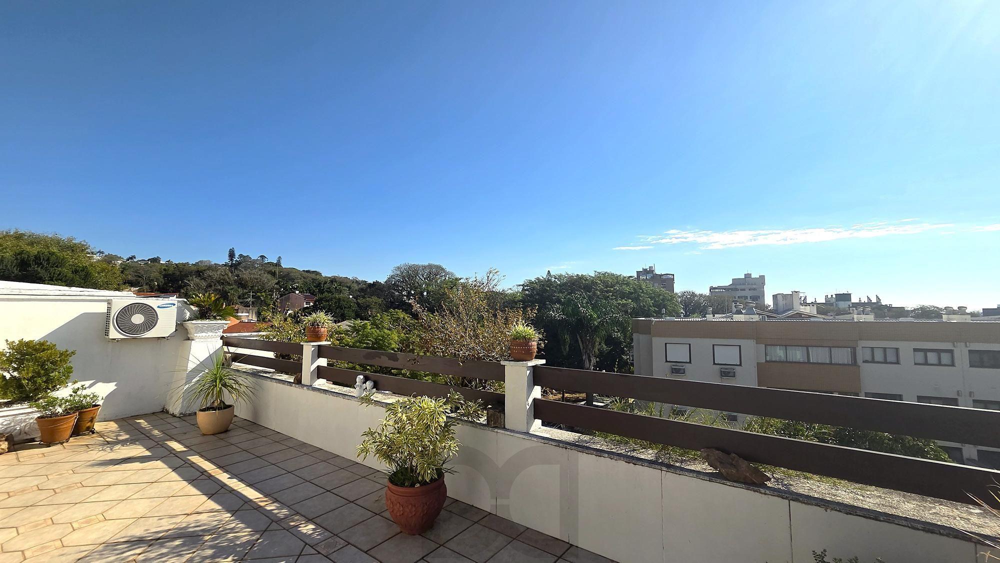 Excelente cobertura com 154m² de área privativa, 2 dormitórios e 1 vaga de garagem, localizada no bairro Menino Deus. — foto 20