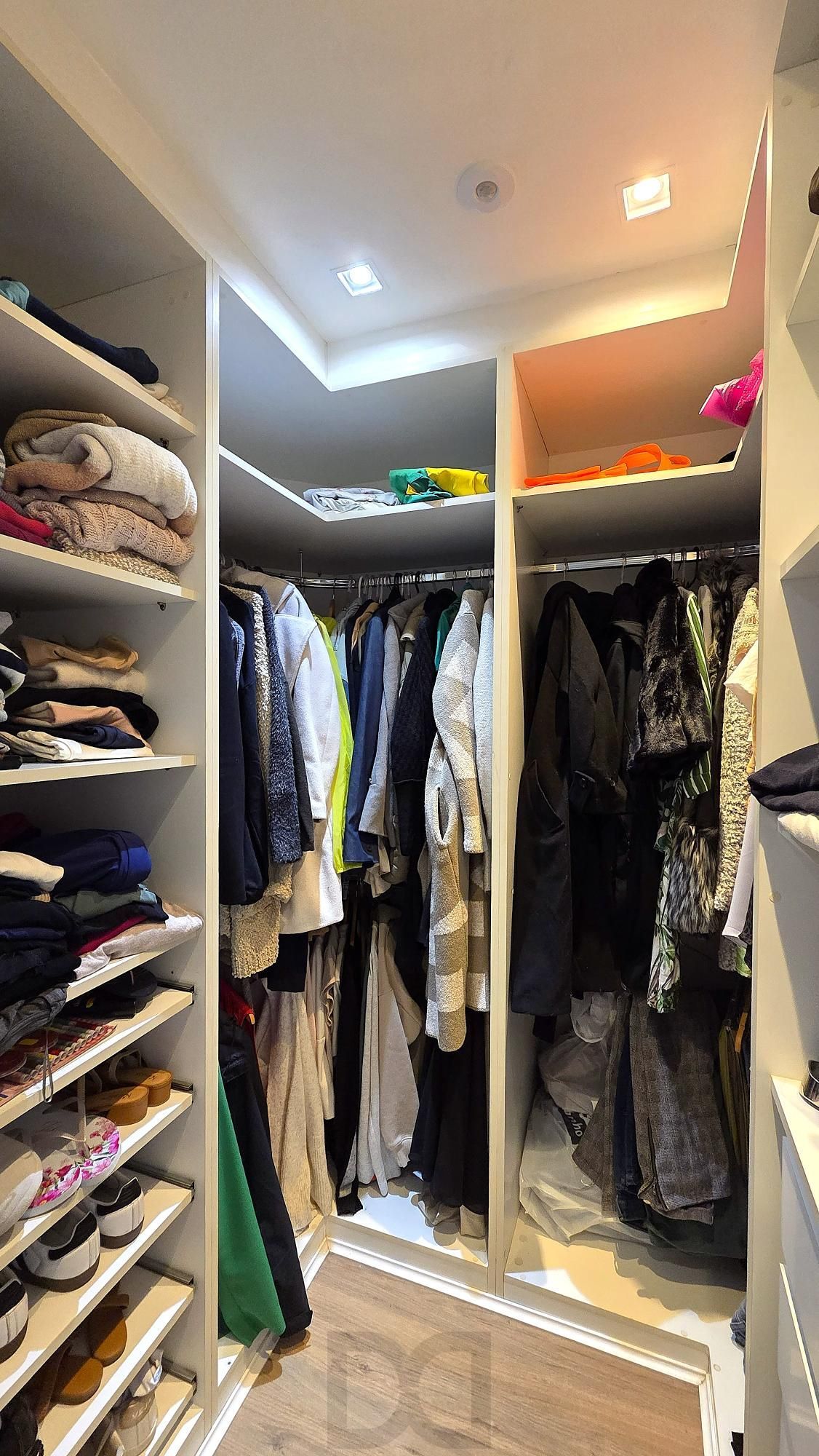 Cobertura de Alto Padrão com 357m2, 3 suítes e 3 vagas de garagem. Vista Permanente para o Guaíba | Porteira Fechada | Bairro Cristal. — foto 15