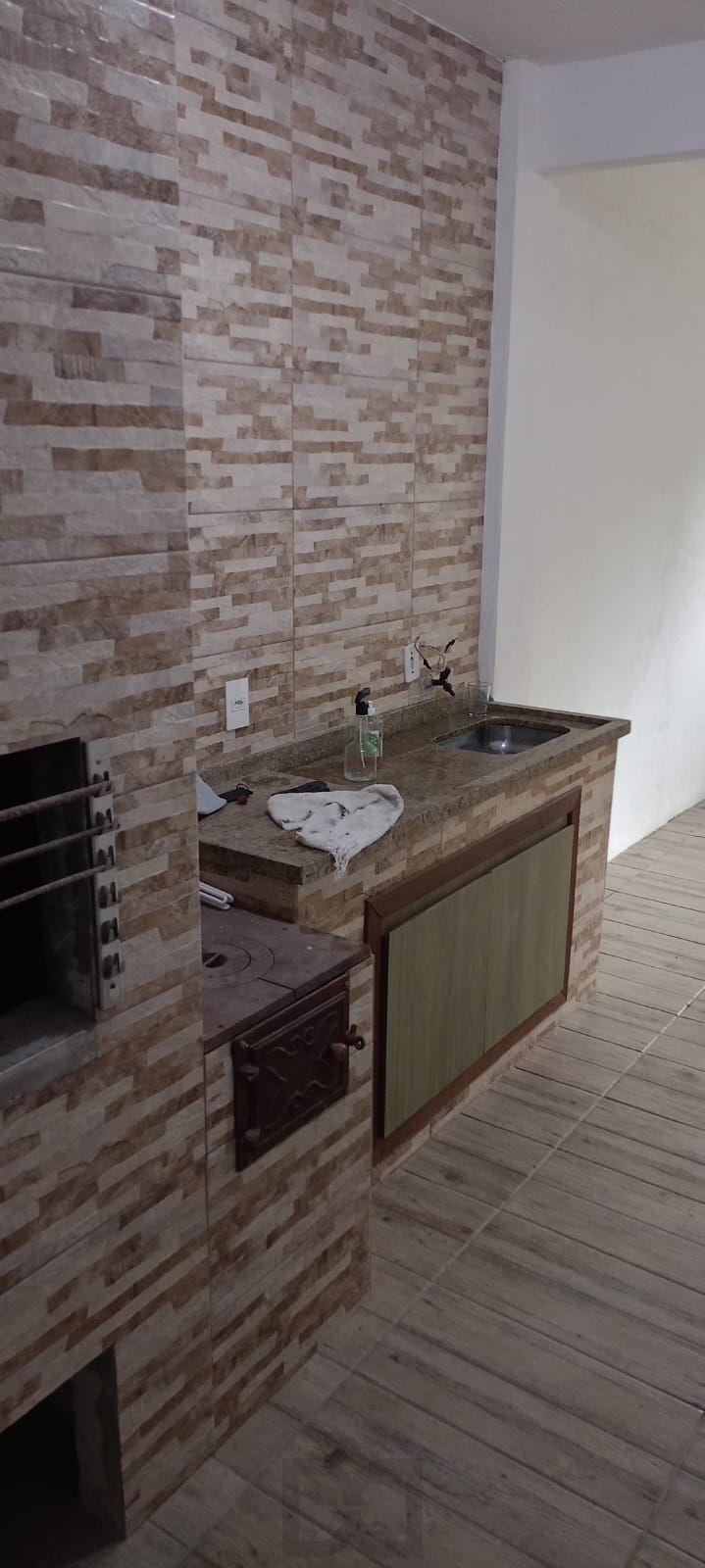 Casa com 1 Dormitório no Bairro Ponta Grossa. — foto 14
