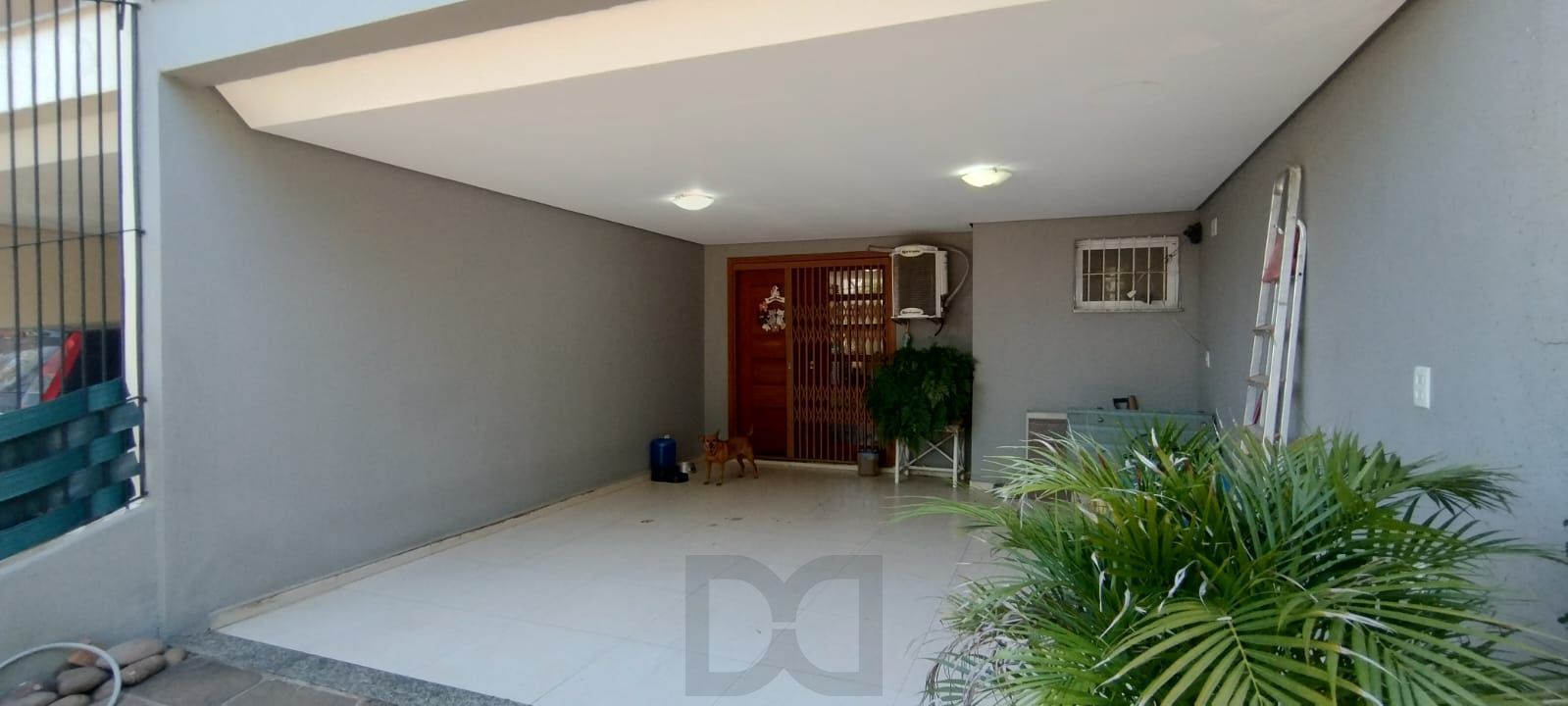 Linda Residência com 3 dormitórios, sendo 1 suíte á venda no Imperial Parque. — foto 1
