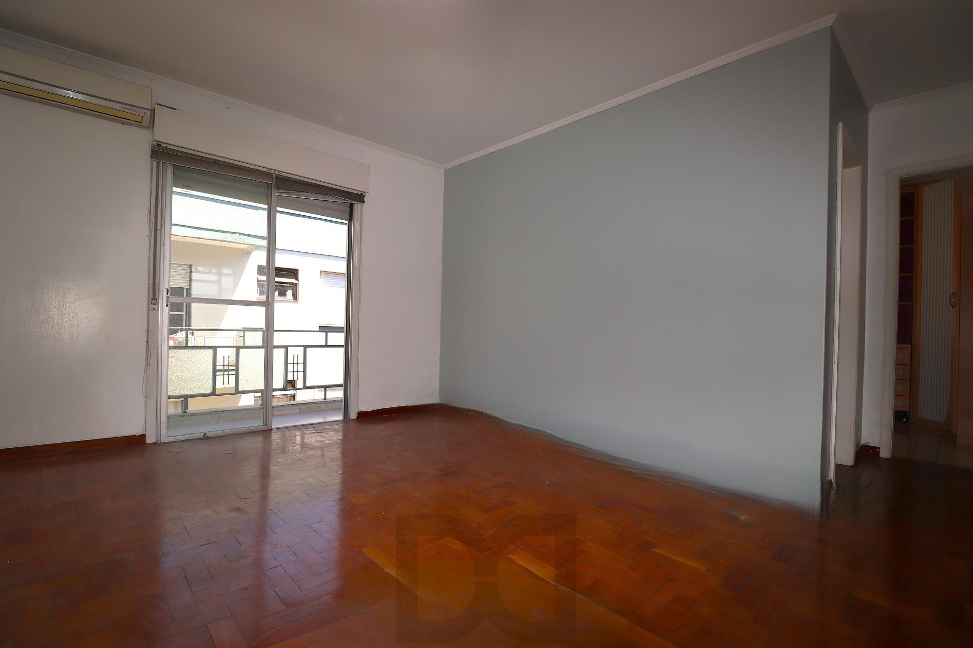 Ótimo apartamento com 79,4m2, 2 dormitórios, 1 vaga de garagem e dependencia completa. — foto 2