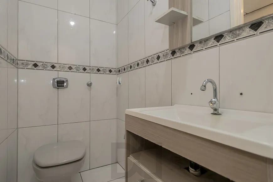 Apartamento de 2 quartos, no Bairro Tristeza, semi-mobiliado, com vaga escriturada. — foto 28