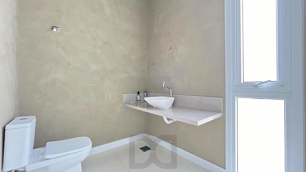 Apresentamos esta belíssima casa térrea 174m2 de área privativa, 3 suítes e 3 vagas de garagem, no Condomínio Altos do Lago. — foto 9