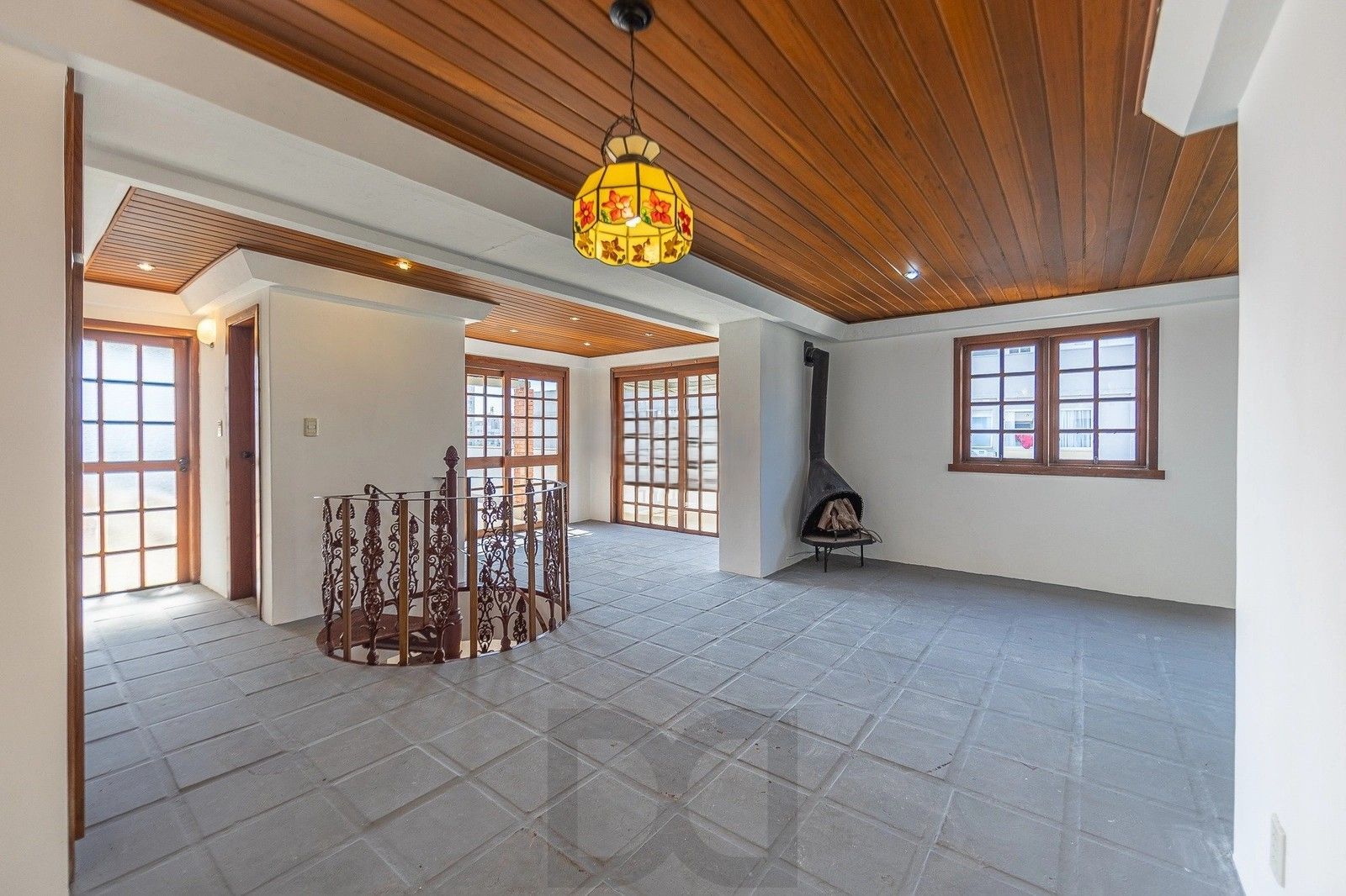 Cobertura duplex com 209,79m² de área privativa, conta com 3 dormitórios, 1 suíte e 2 vagas de garagem. — foto 25