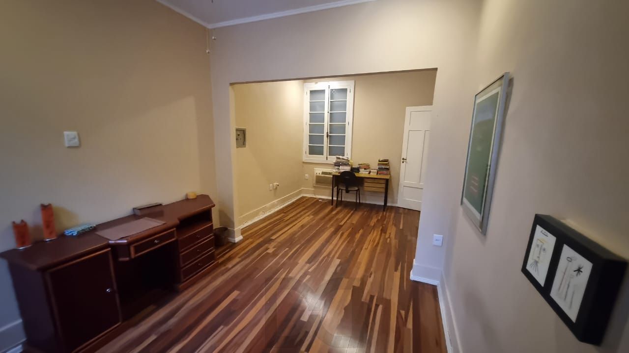 ótima casa transformada em comercial, com 3 salas, banho social, cozinha, pátio, em localização privilegiada no bairro. — foto 4