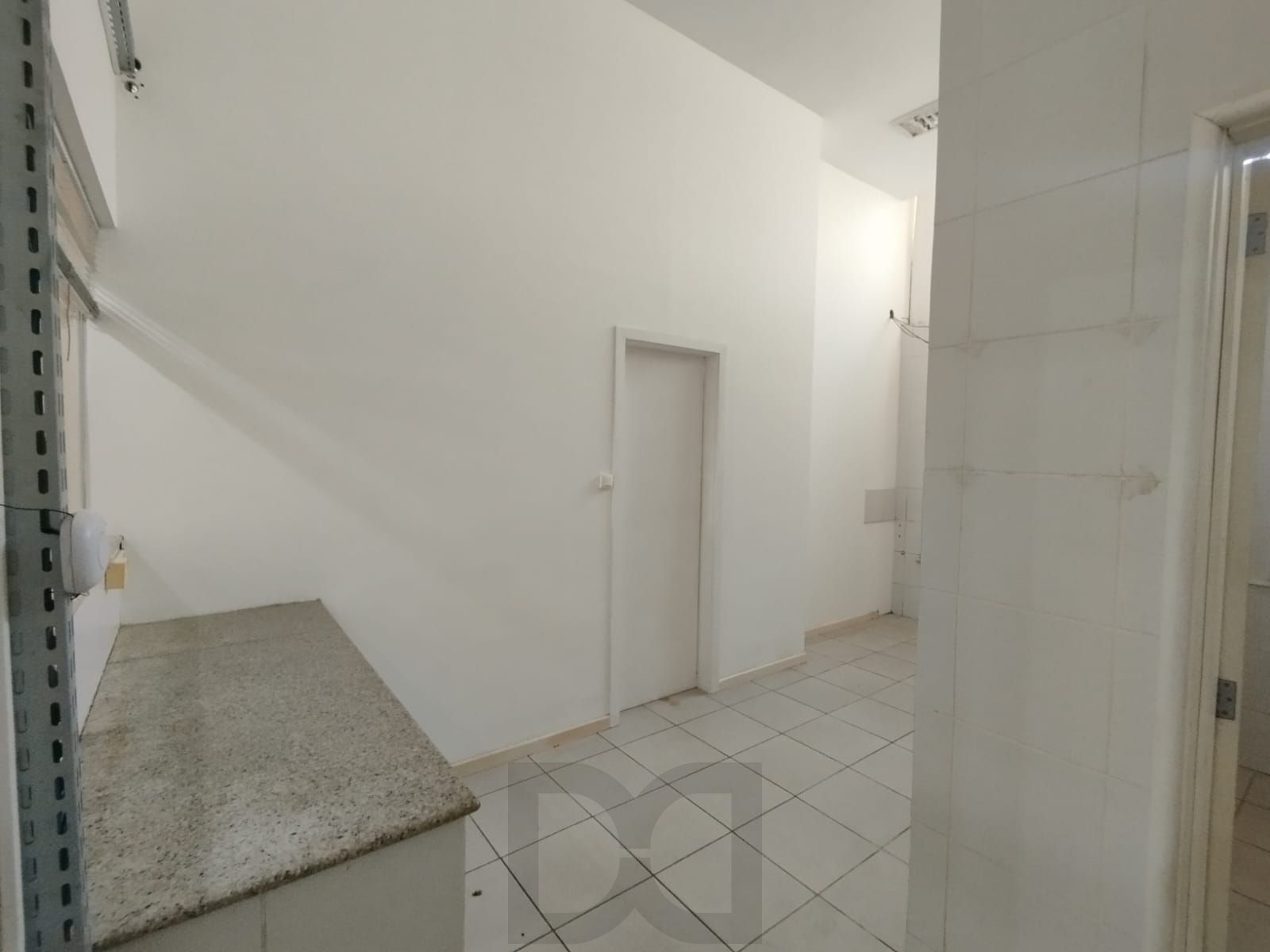 Loja na Tristeza com 360m², 17 vagas, 3 banheiros para locação. — foto 23