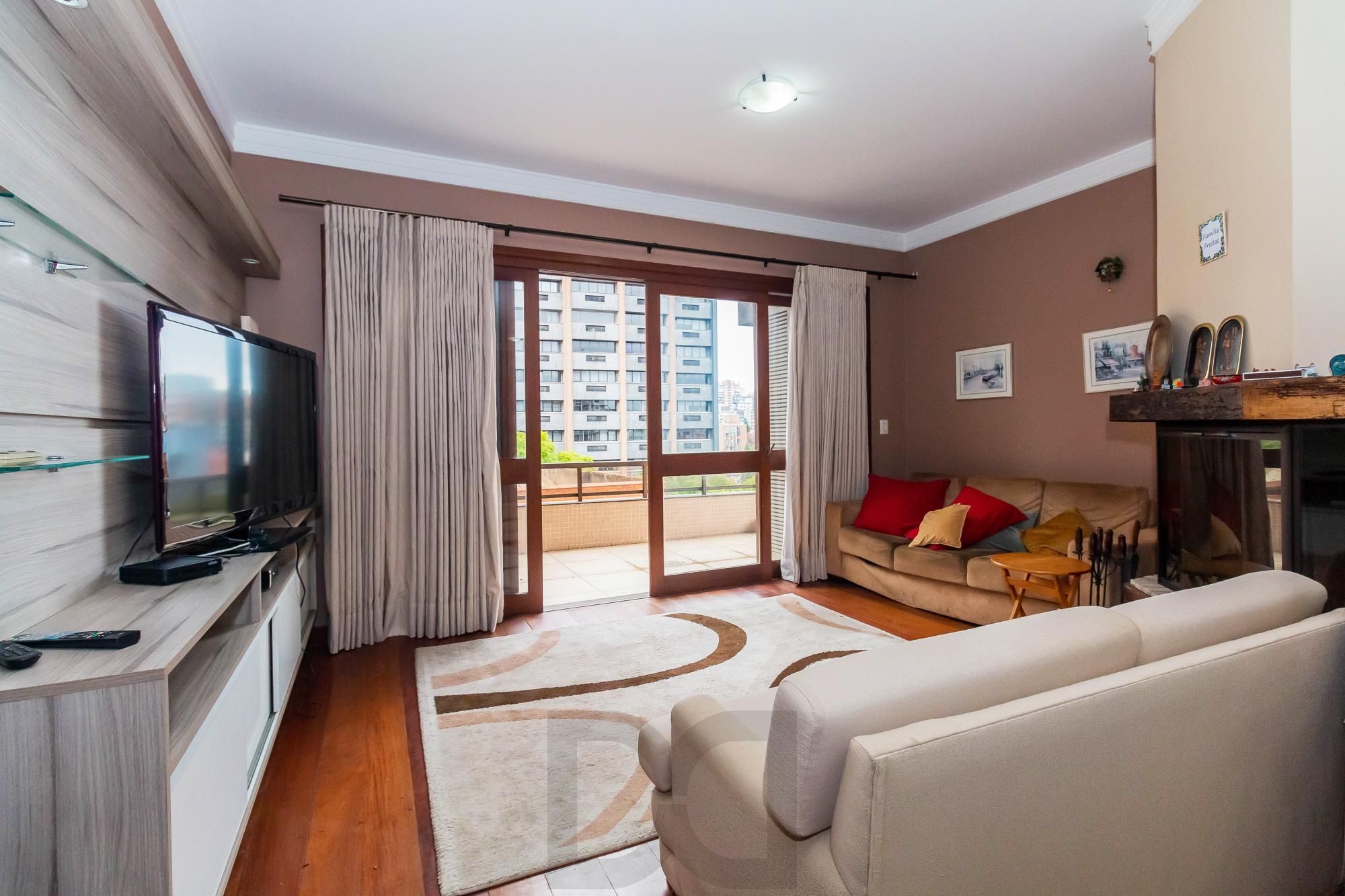 Maravilhoso apartamento no Bairro Moinhos de Vento com 4 dormitórios e 3 suítes. — foto 18