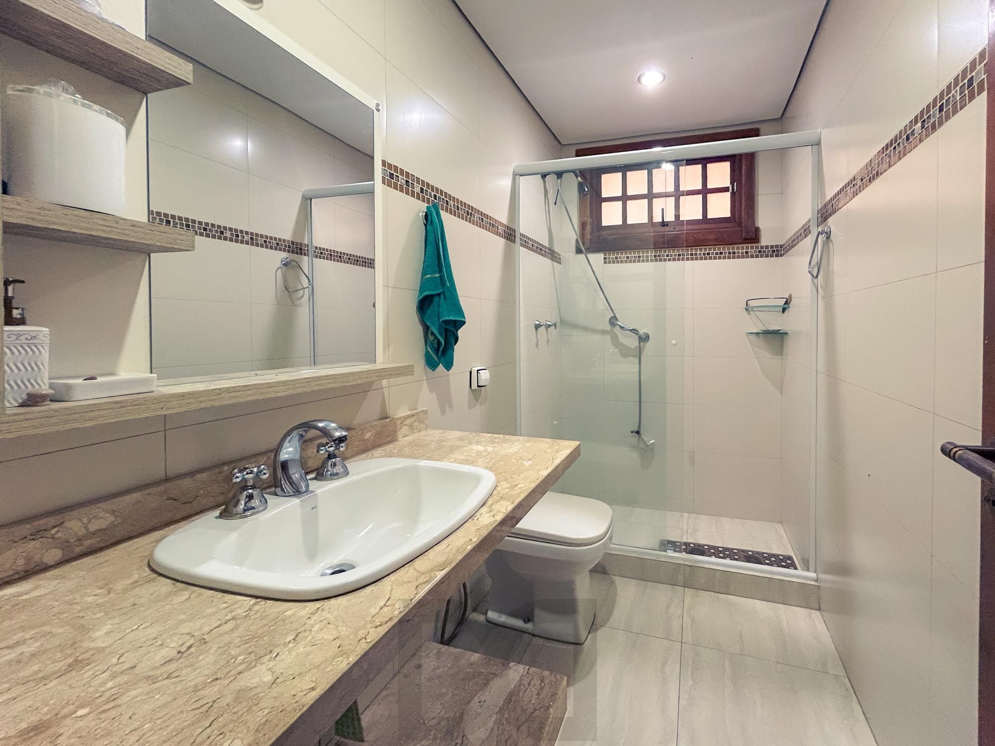 " Oportunidade" Linda Casa com 4 dormitórios, piscina, lareira e Salão de festas semimobiliada  Bairro Vila assunção — foto 25