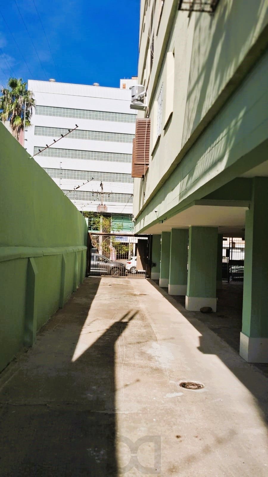 Lindo Apartamento com 1 dormitório no Bairro Menino Deus. — foto 32