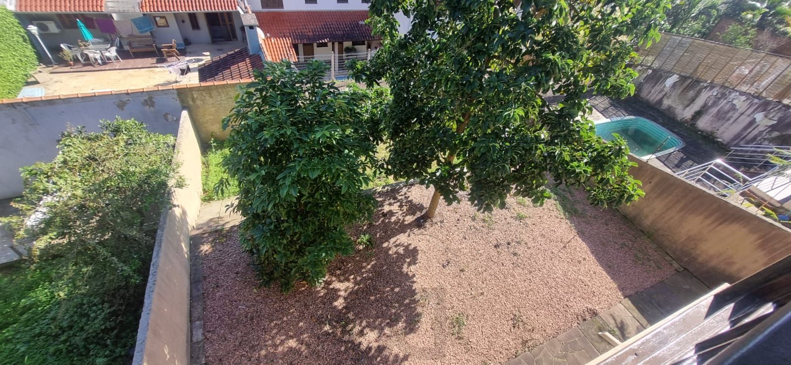Ótima Residência com 3 dormitórios sendo 1suíte, no Bairro Ipanema. — foto 36