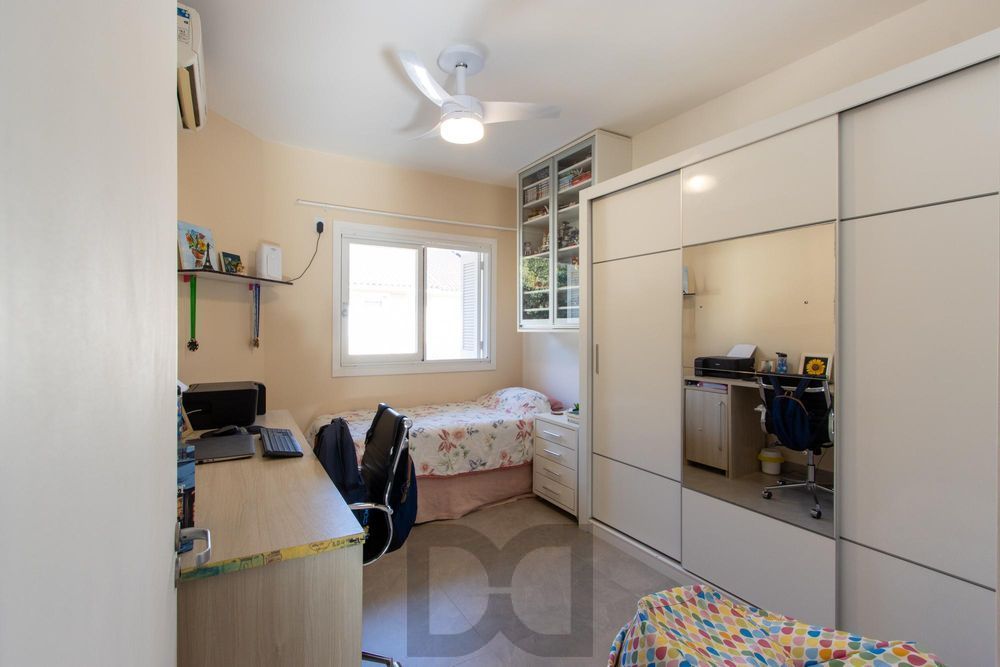Casa em condomínio, com 3 quartos, com suíte, 2 vagas cobertas, churrasqueira, no Bairro Nonoai. — foto 19
