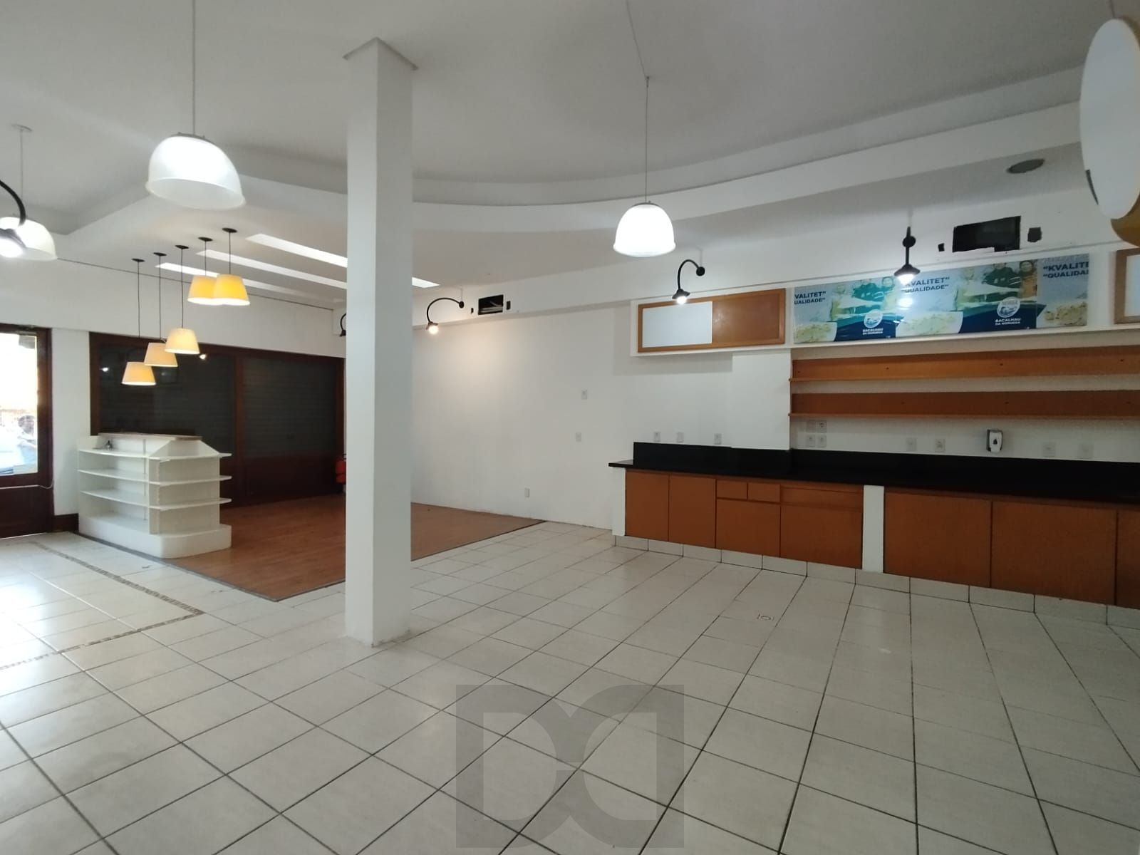 Loja na Tristeza com 360m², 17 vagas, 3 banheiros para locação. — foto 8