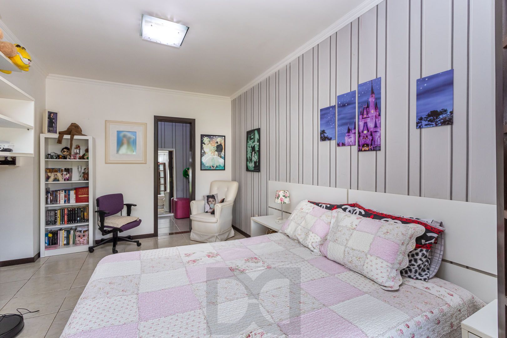 Belíssima casa com 272m² de área privativa, localizada no bairro Ipanema, a poucos metros da orla do Guaíba. — foto 36