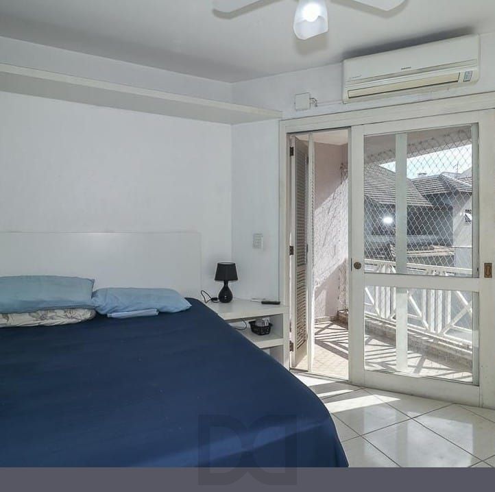 Maravilhosa Residência em condomínio com 4 dormitórios sendo 1 suíte. — foto 17